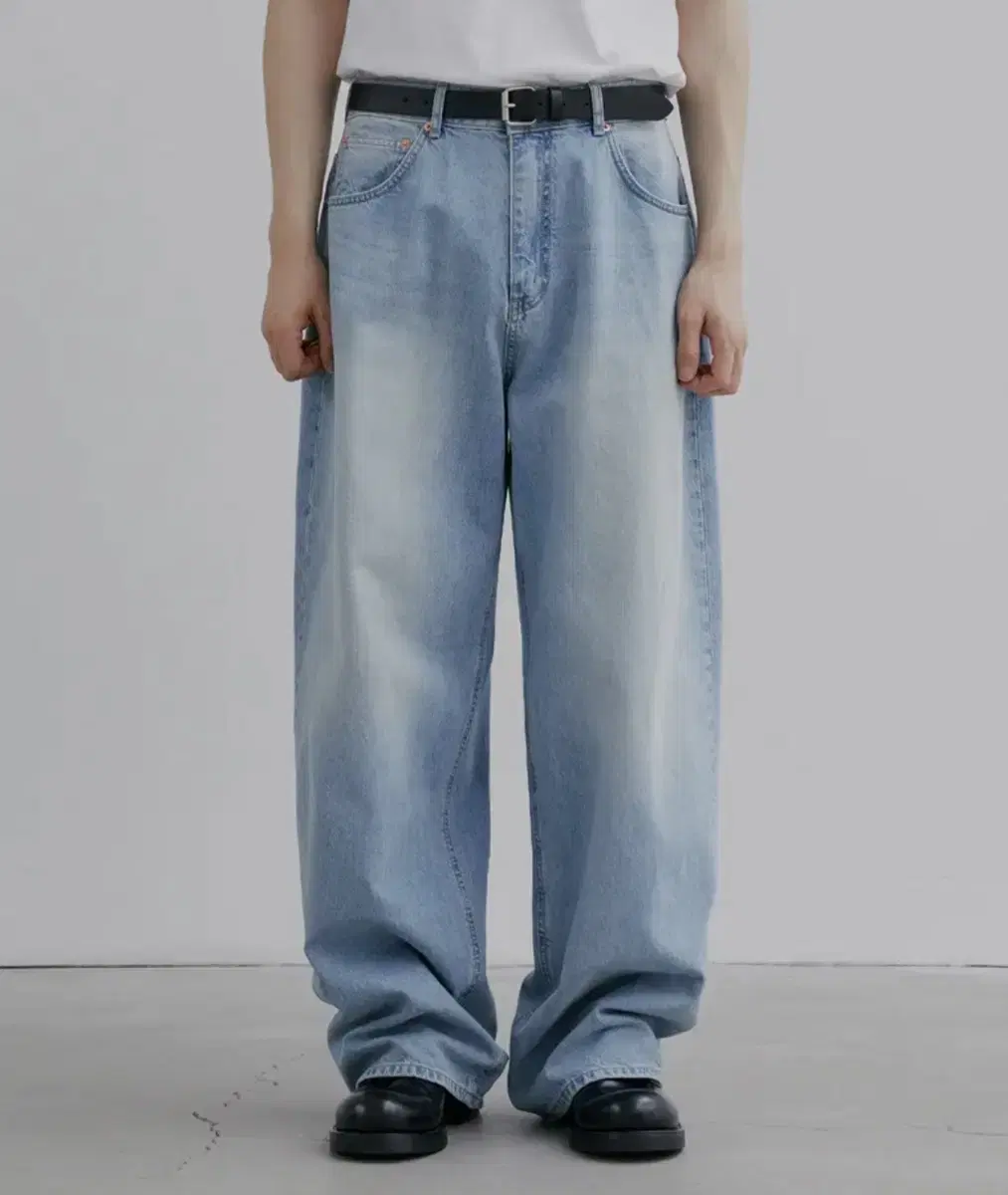 브랜디드 1709 OLD BLEACH JEANS